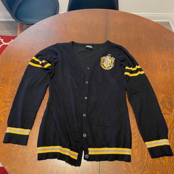 Harry Potter Sweater Womens Large Black Hufflepuff Cardigan Sweatshirt Crest - Picture 1 of 4